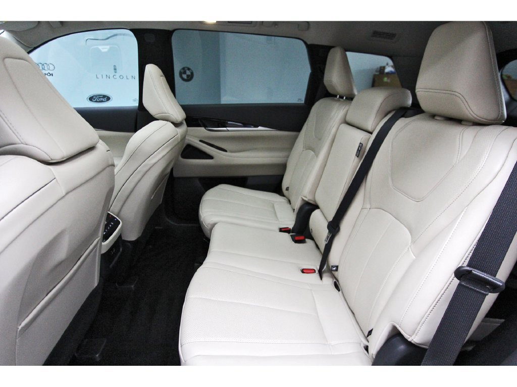 Used 2025 INFINITI QX60 Pure w/ Cargo Package FWD image 13