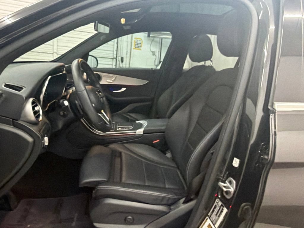 Used 2022 Mercedes-Benz GLC 300 image 20