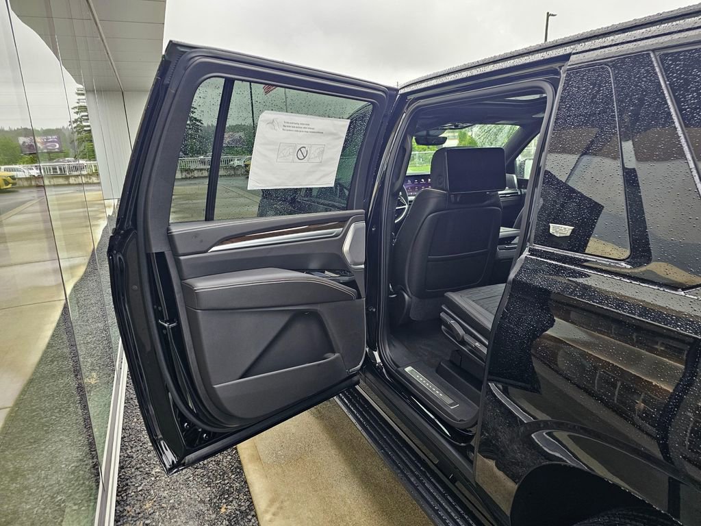 New 2026 Cadillac Escalade ESV Platinum Sport AWD/4WD image 17