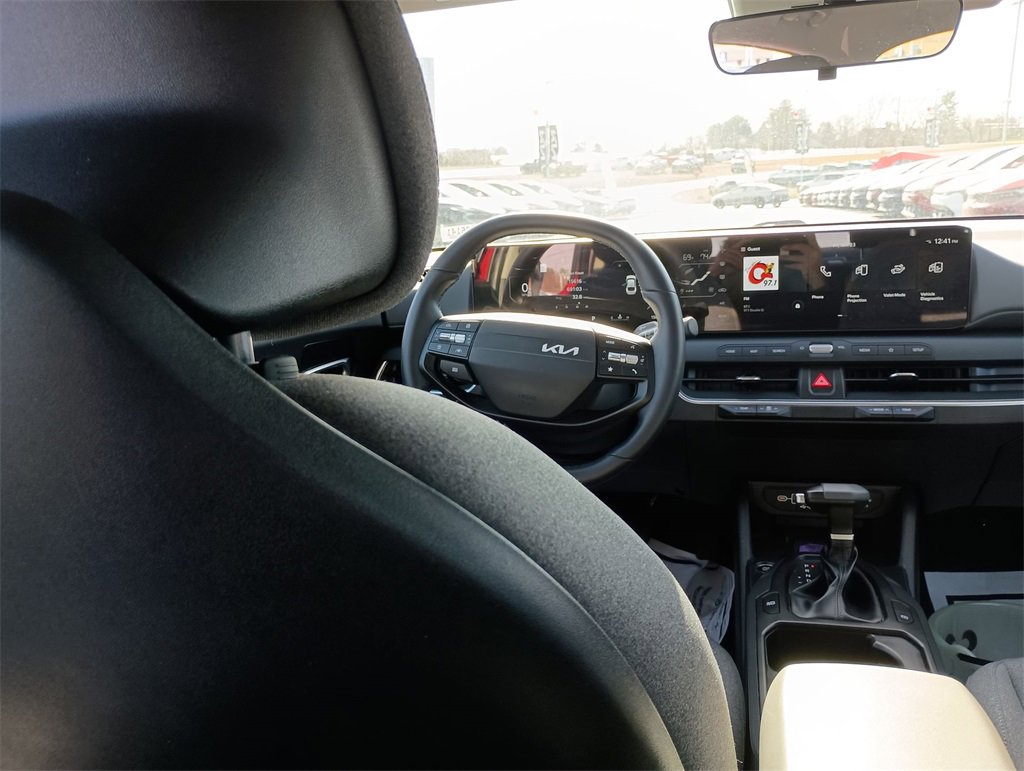 Used 2025 Kia K4 EX image 15