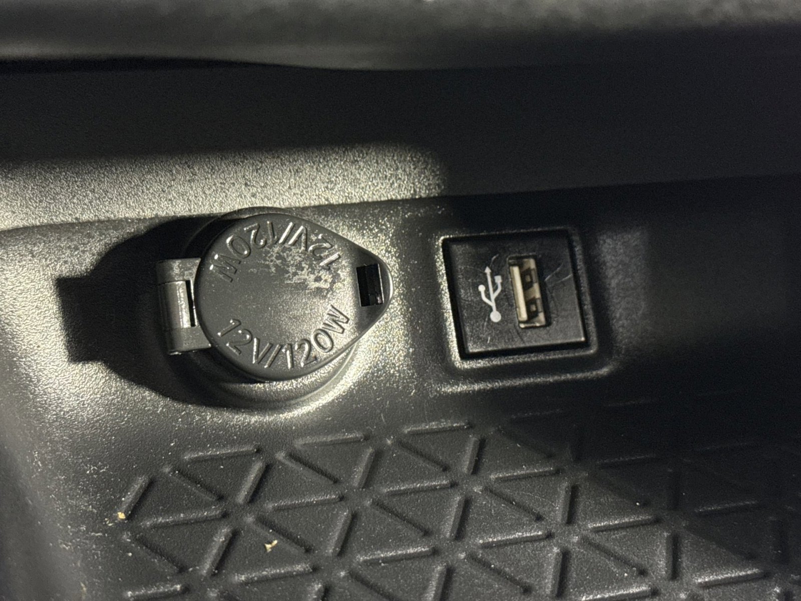 Used 2024 Toyota RAV4 XLE image 37