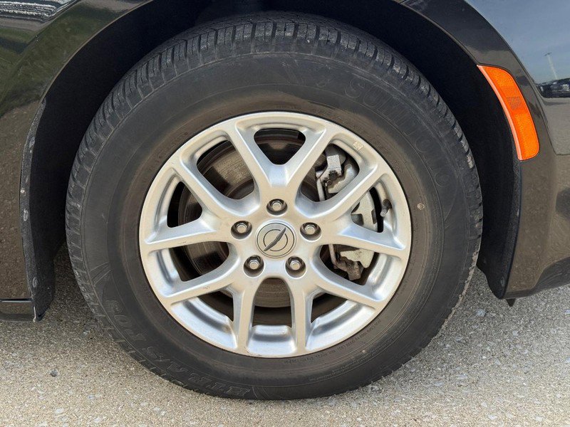 Used 2023 Chrysler Voyager LX image 7