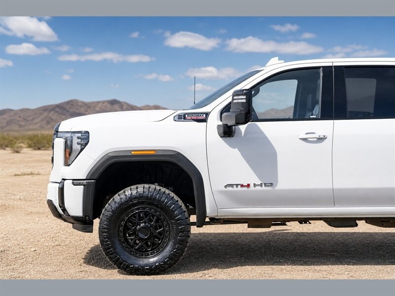 Used 2025 GMC Sierra 2500 AT4 AWD/4WD image 6