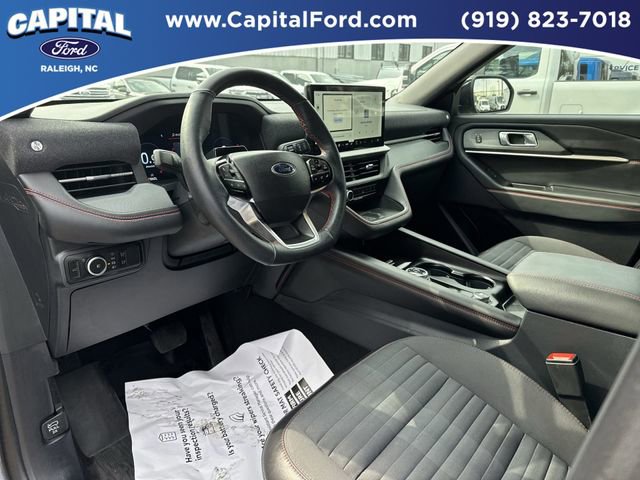 Certified 2025 Ford Explorer ST-Line w/ Premium Package AWD/4WD image 18
