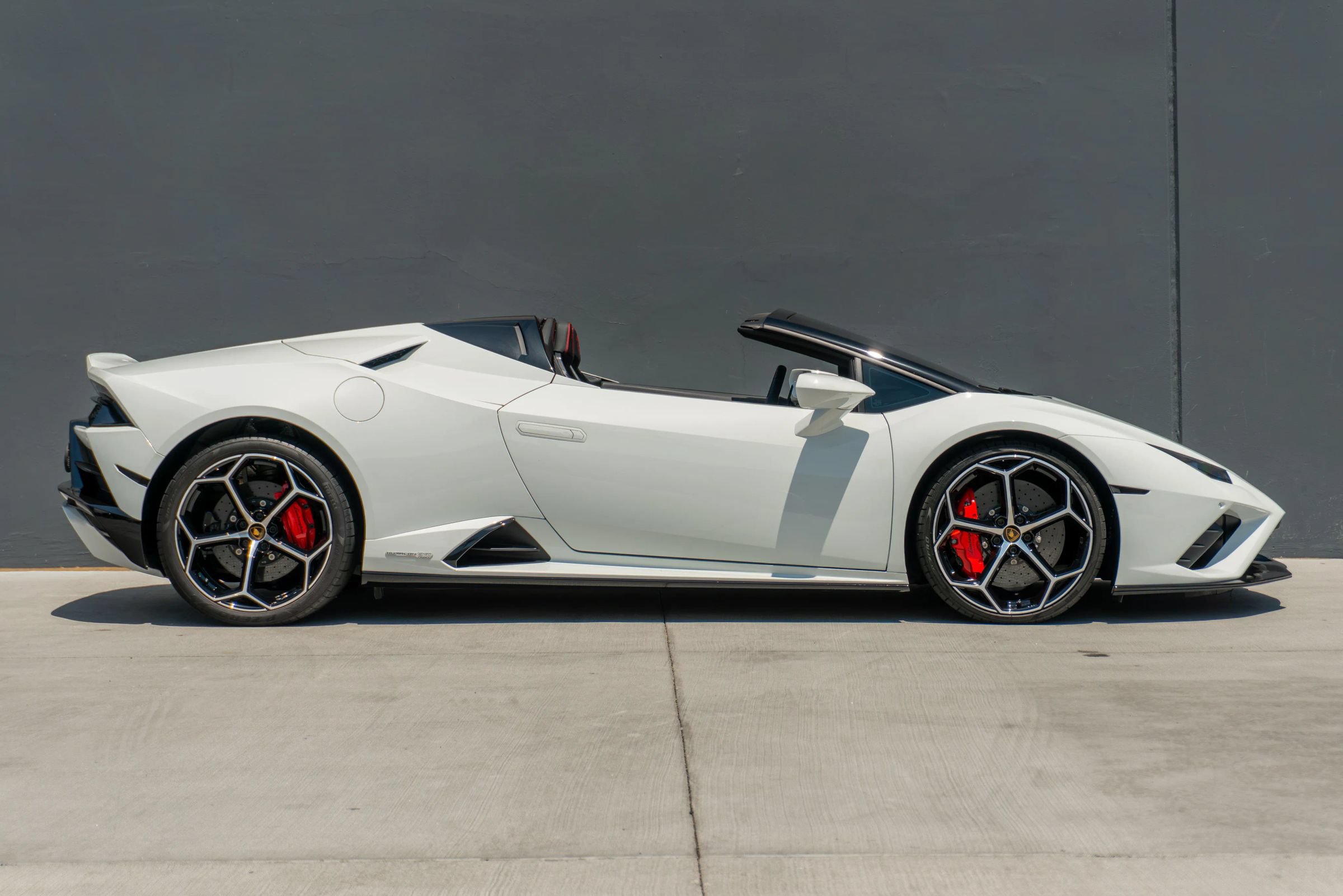 Used 2023 Lamborghini Huracan EVO RWD image 8