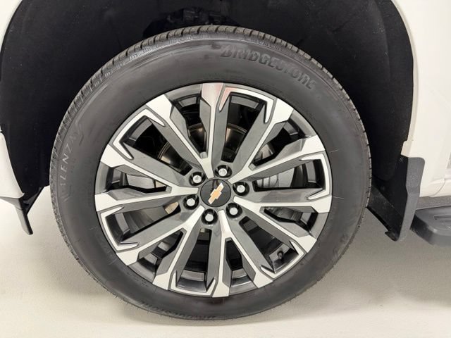 Certified 2025 Chevrolet Silverado 1500 High Country w/ High Country Premium Package AWD/4WD image 17