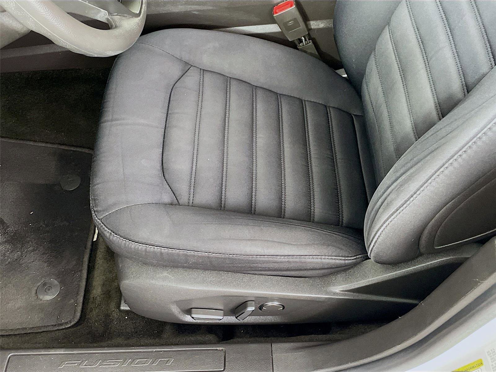 Used 2016 Ford Fusion SE image 21