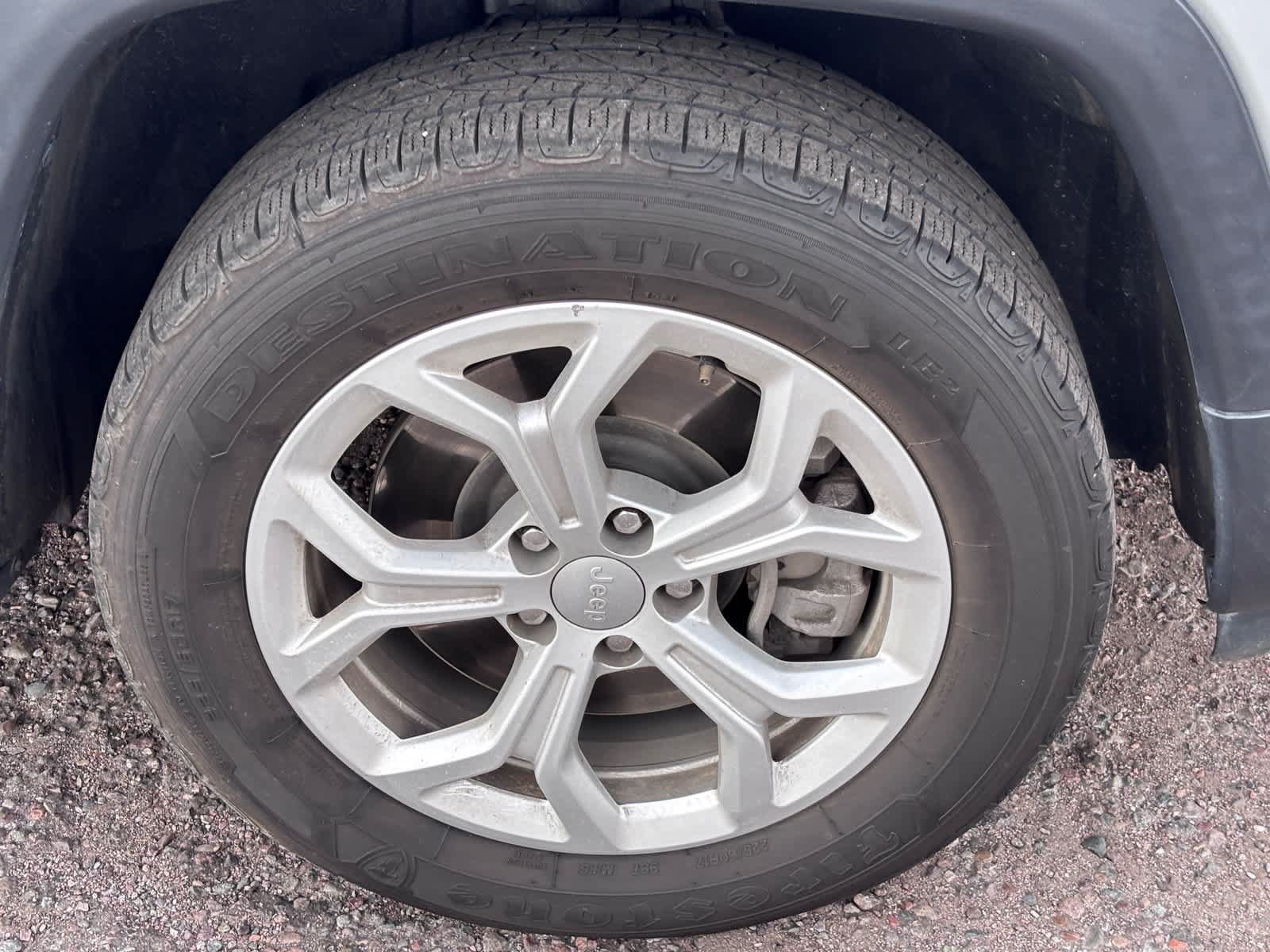 Used 2024 Jeep Compass Latitude AWD/4WD image 8