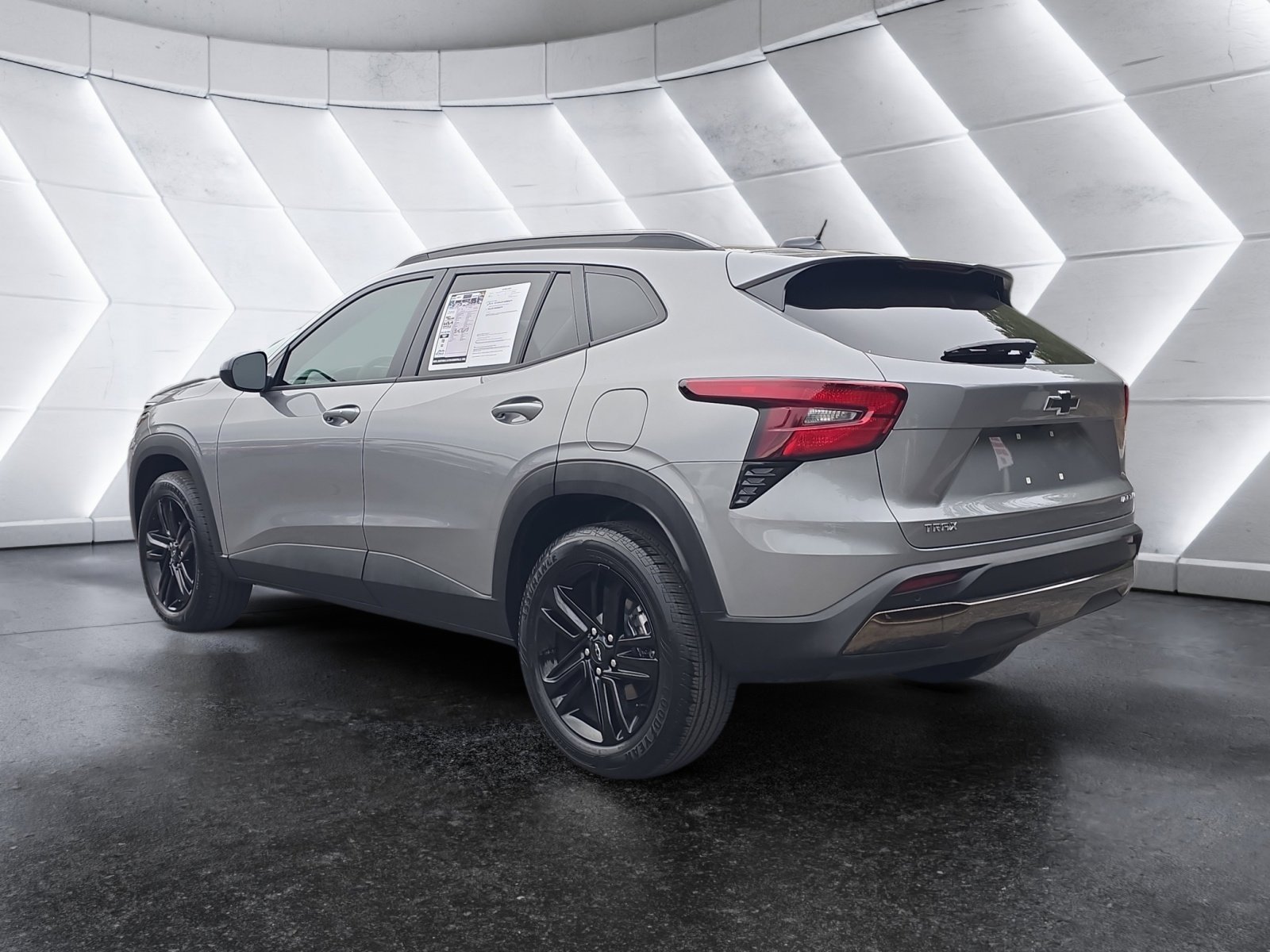 Used 2025 Chevrolet Trax ACTIV w/ Sunroof Package image 3