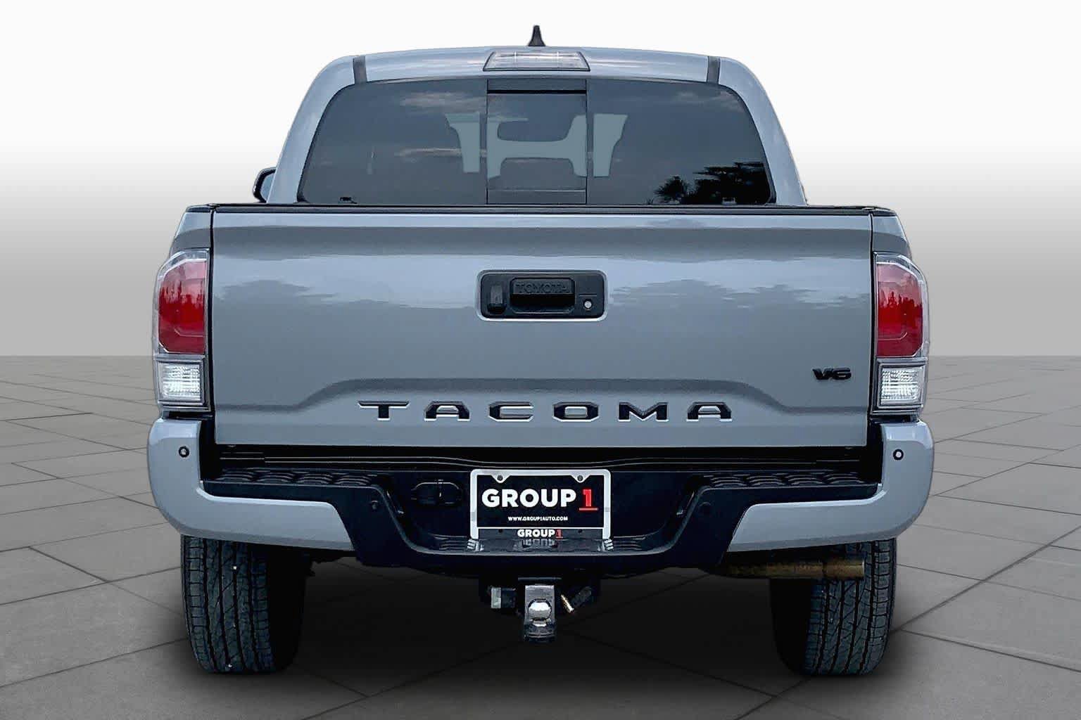 Used 2020 Toyota Tacoma TRD Sport w/ TRD Premium Sport Package AWD/4WD image 5