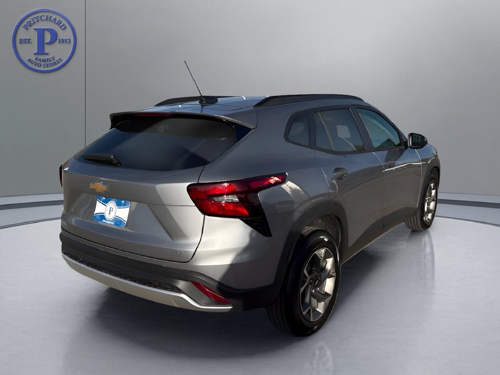 Used 2026 Chevrolet Trax LT FWD image 6