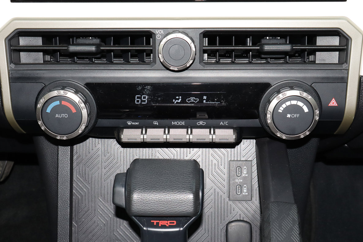 Used 2024 Toyota Tacoma TRD Off-Road image 24