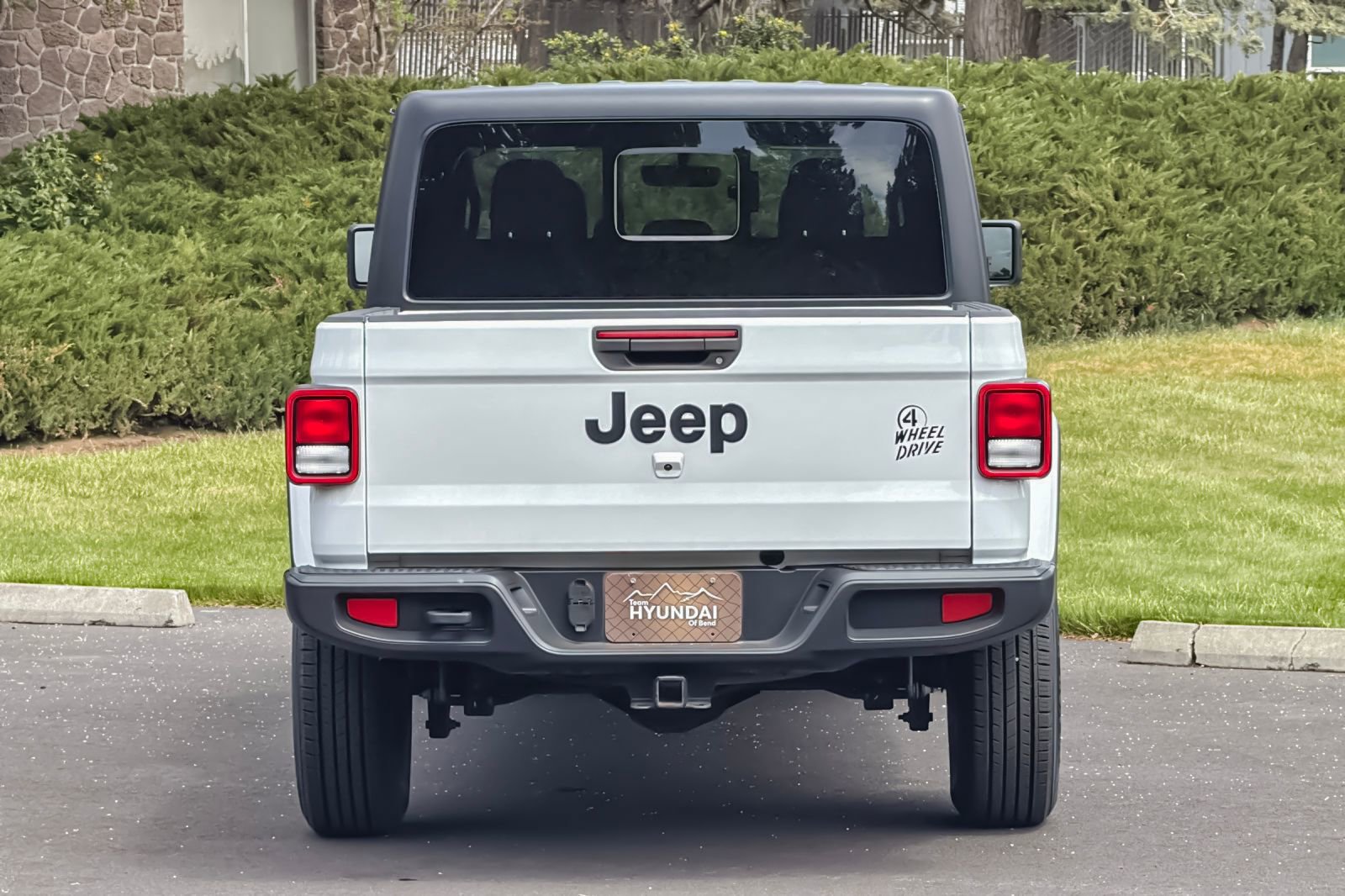 Used 2022 Jeep Gladiator Sport AWD/4WD image 5
