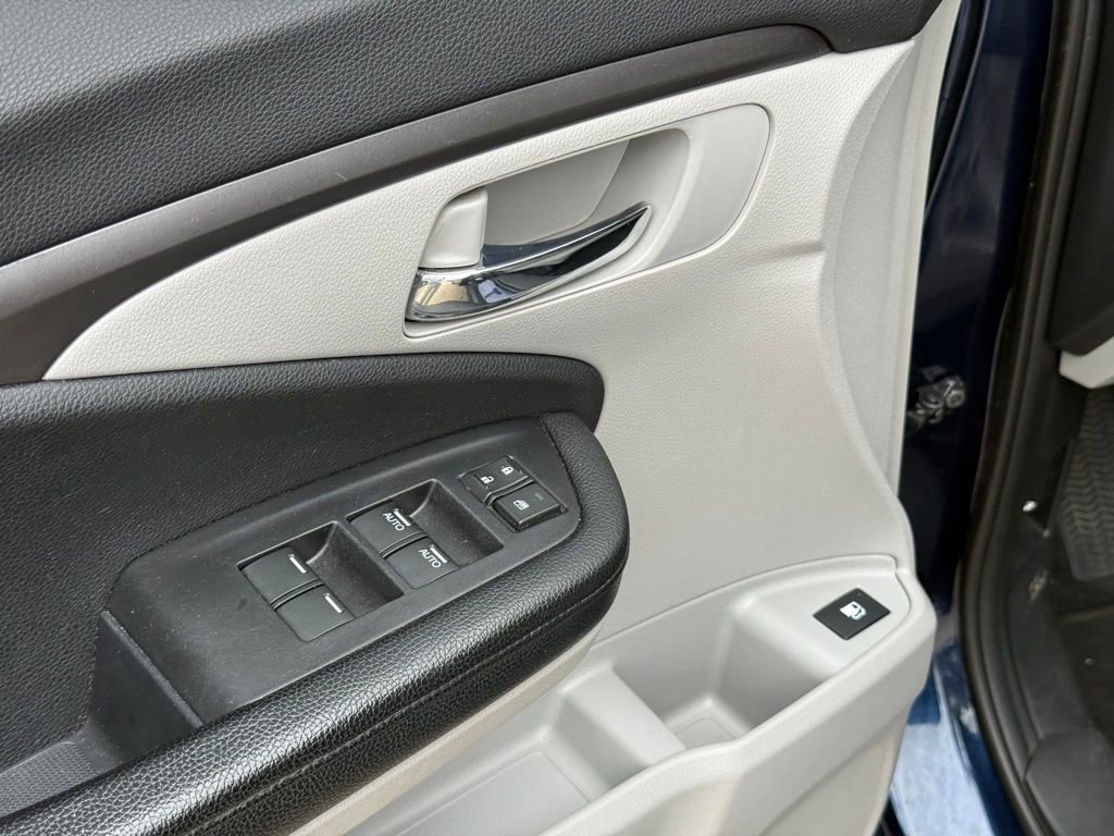 Used 2017 Honda Pilot EX image 11