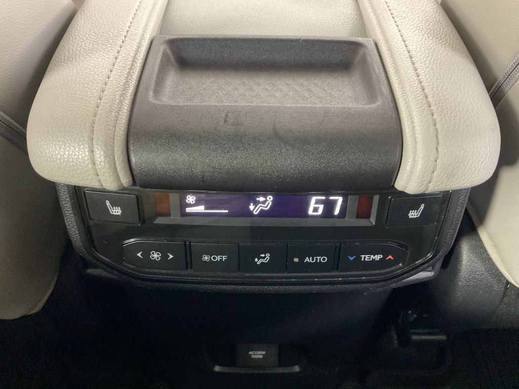 Used 2024 Toyota Grand Highlander AWD image 12