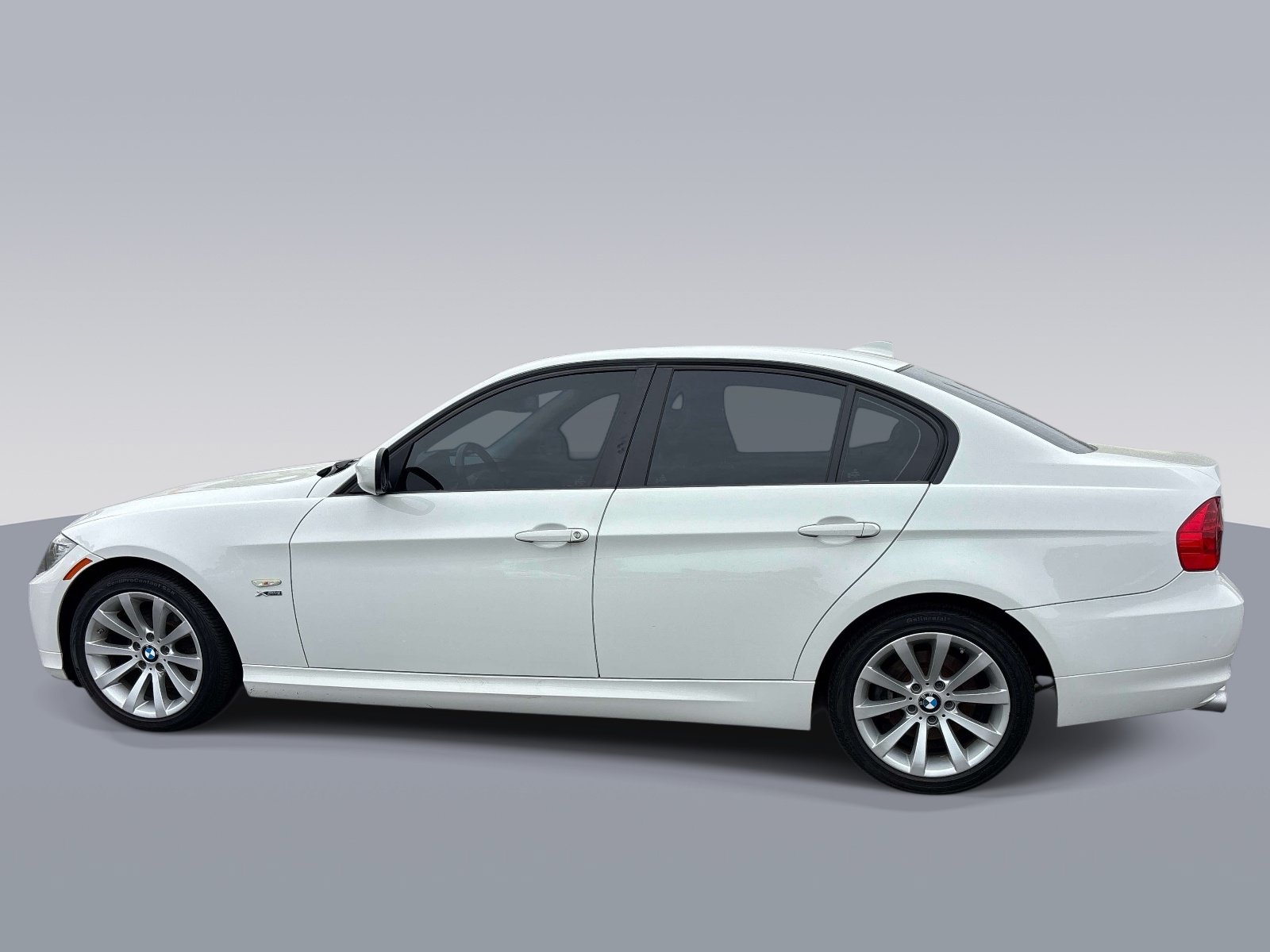 Used 2011 BMW 328i xDrive Sedan AWD/4WD image 4