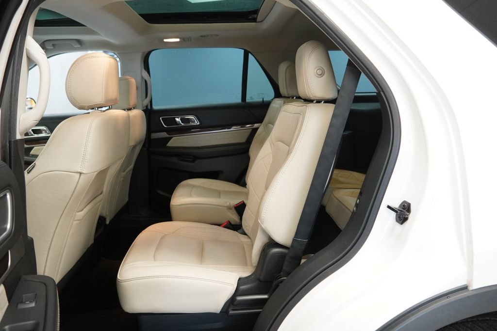 Used 2017 Ford Explorer Platinum image 26