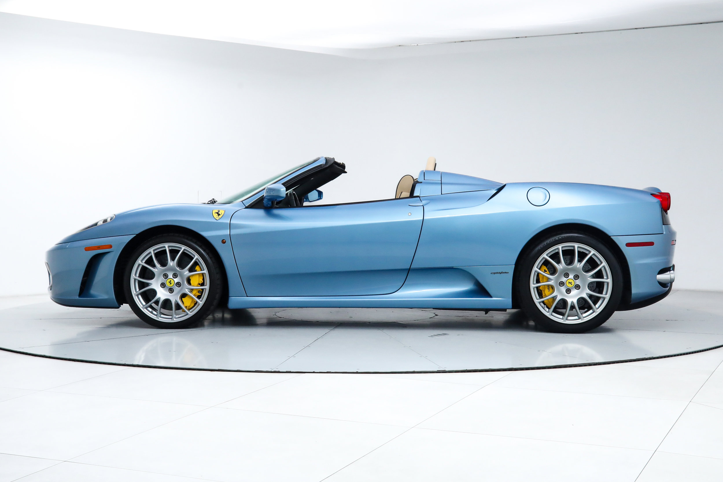 Used 2008 Ferrari F430 Spider RWD image 4