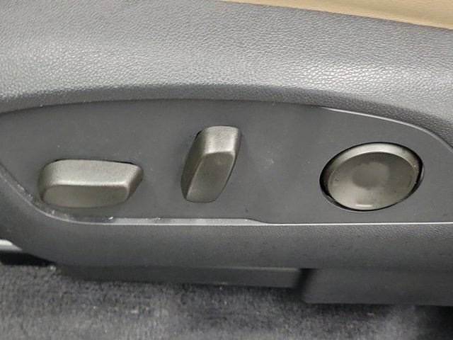 Used 2025 Buick Enclave Preferred FWD image 23