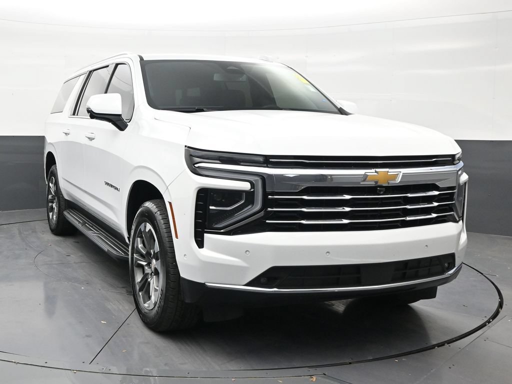 Used 2026 Chevrolet Suburban LT w/ Comfort Package RWD image 7