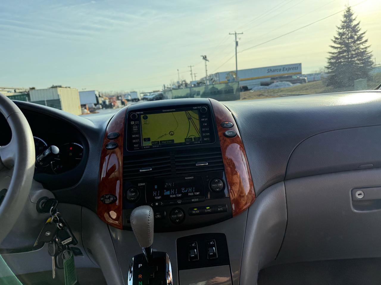 Used 2009 Toyota Sienna XLE image 28