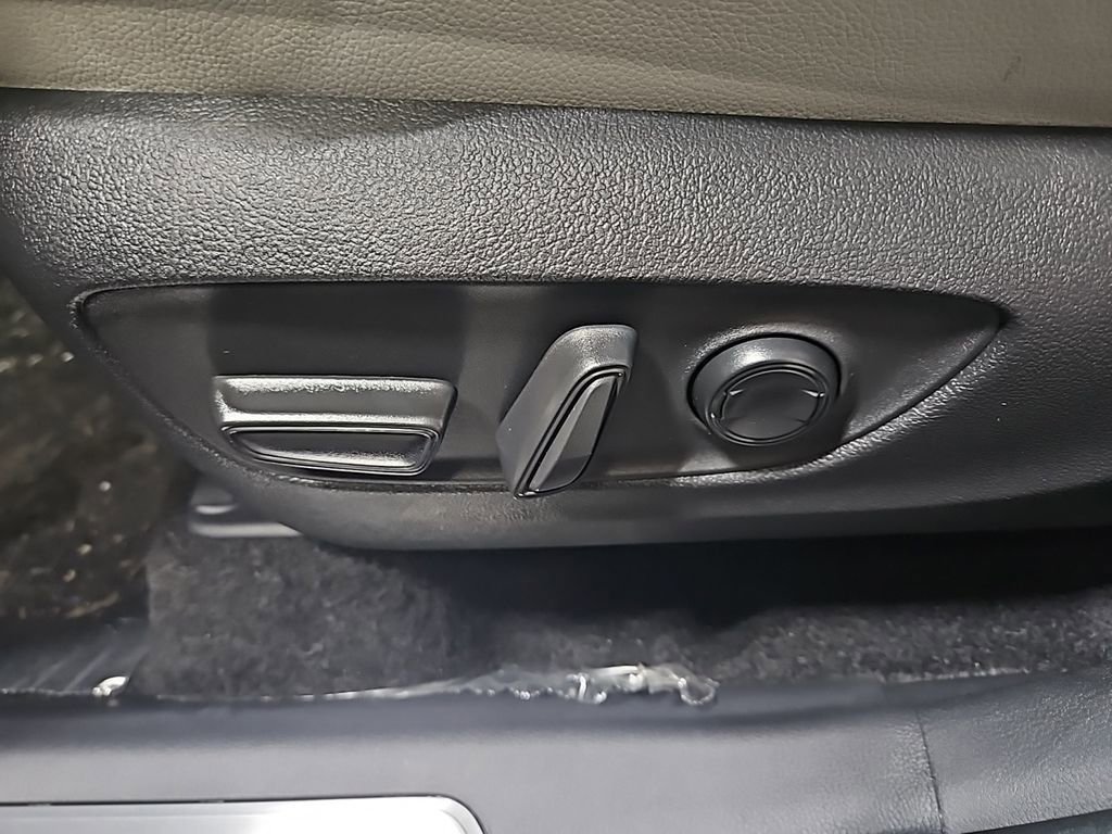 Used 2026 Toyota Grand Highlander Limited image 12