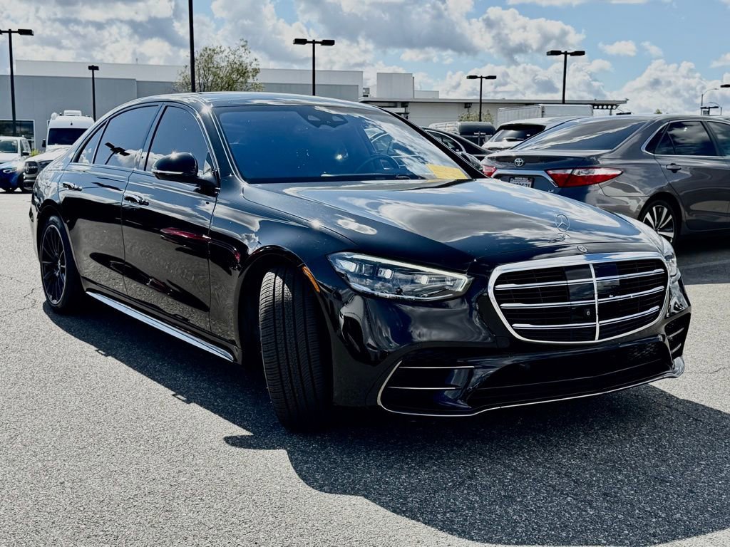 Used 2023 Mercedes-Benz S 580 4MATIC Sedan image 3