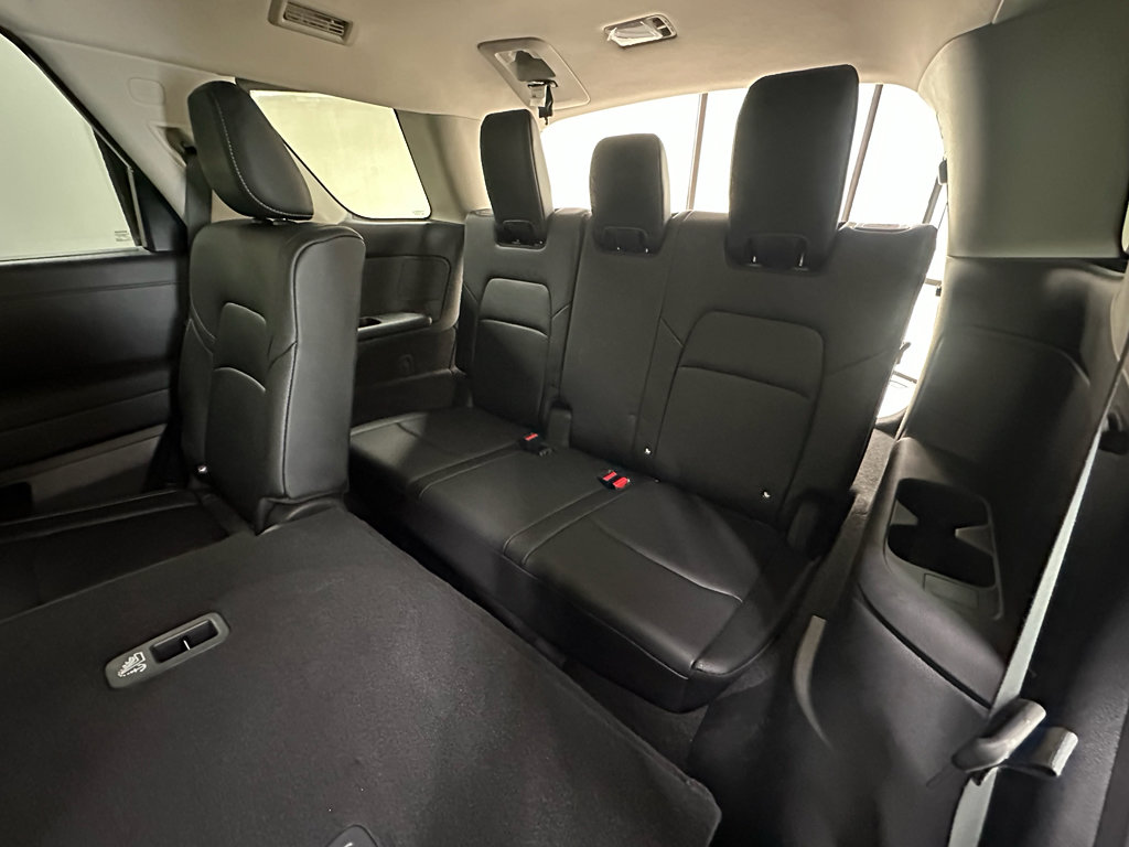 Used 2025 Nissan Pathfinder SL AWD/4WD image 24