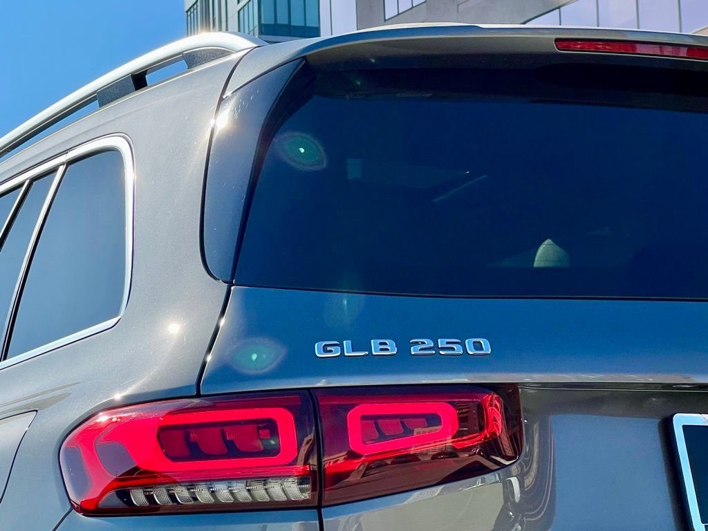 Certified 2022 Mercedes-Benz GLB 250 4MATIC image 8