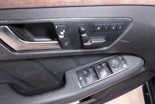 Used 2012 Mercedes-Benz E 350 4MATIC Sedan image 27