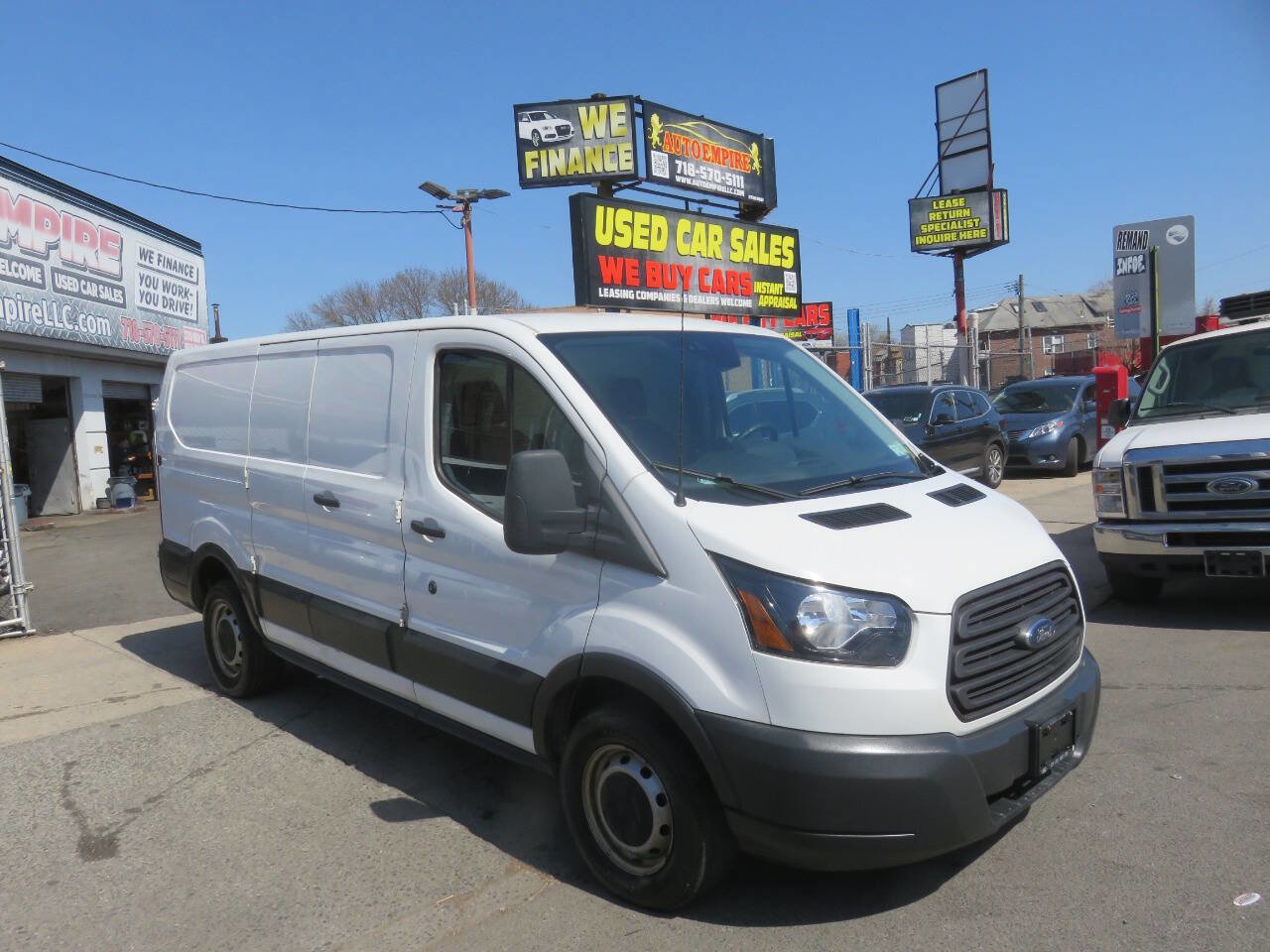 Used 2018 Ford Transit 250 130 Low Roof w/ Interior Upgrade Package RWD image 3