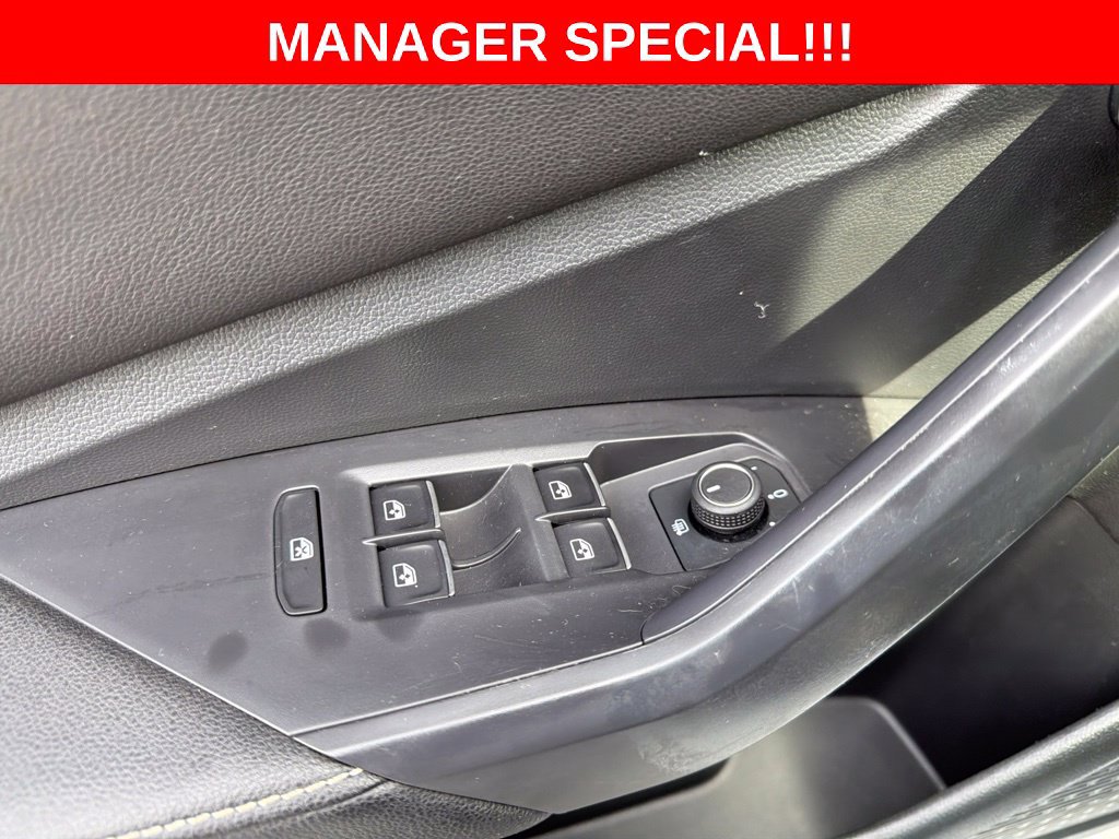 Used 2023 Volkswagen Jetta SE FWD image 29