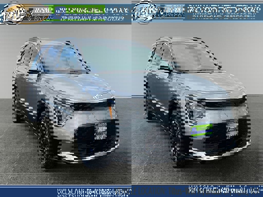 Used 2023 Kia Niro Wind w/ Wind Preserve Package FWD image 1