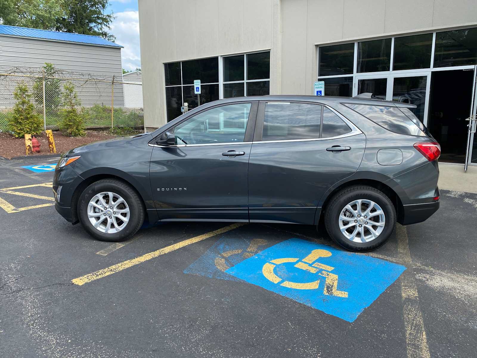 Used 2021 Chevrolet Equinox LT FWD image 4