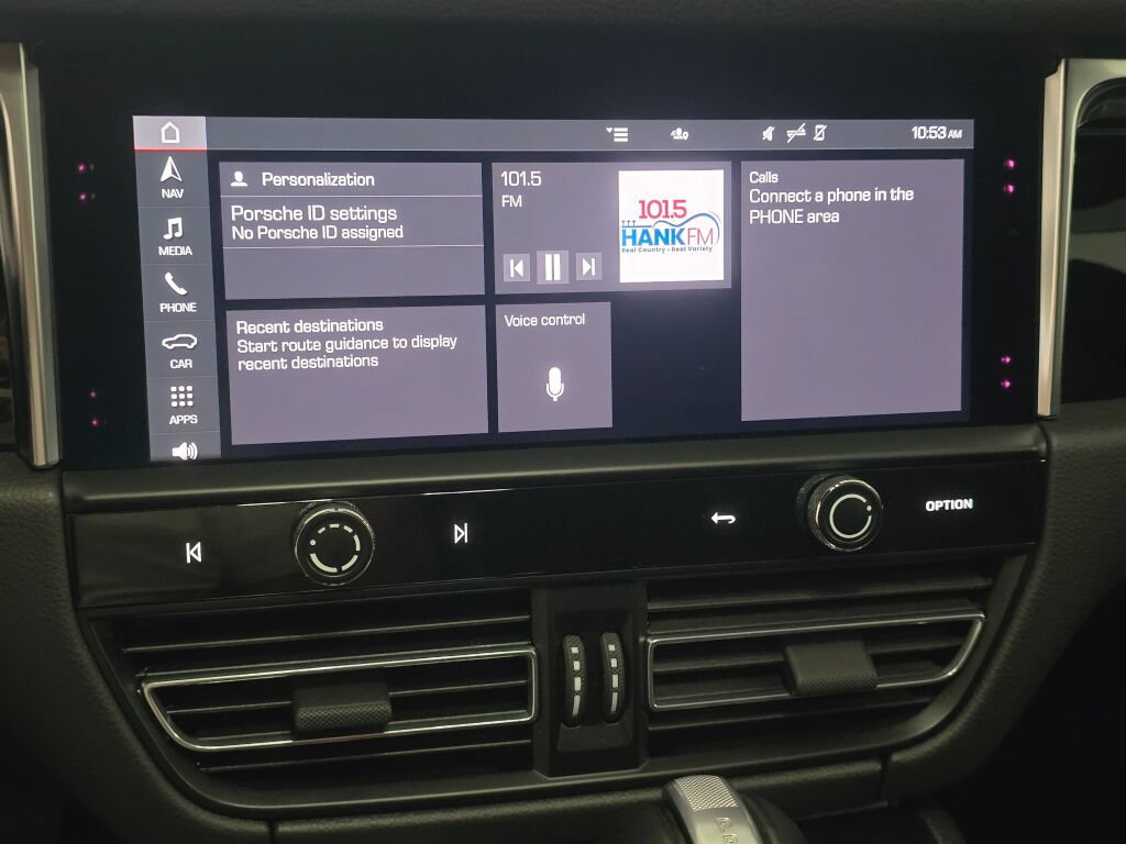 Certified 2024 Porsche Macan AWD/4WD image 16