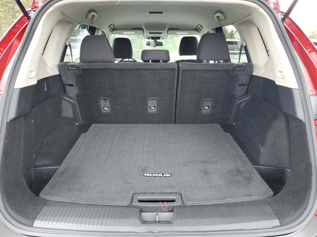 Used 2023 Nissan Rogue S AWD/4WD image 28