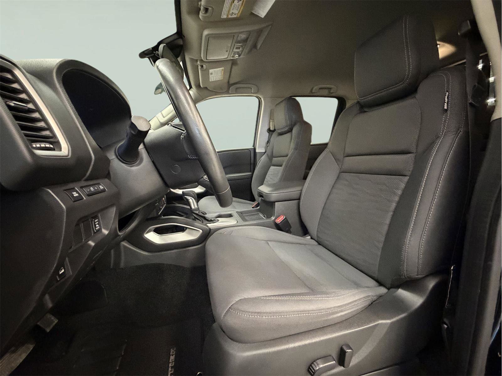 Used 2024 Nissan Frontier SV w/ SV Convenience Package image 23