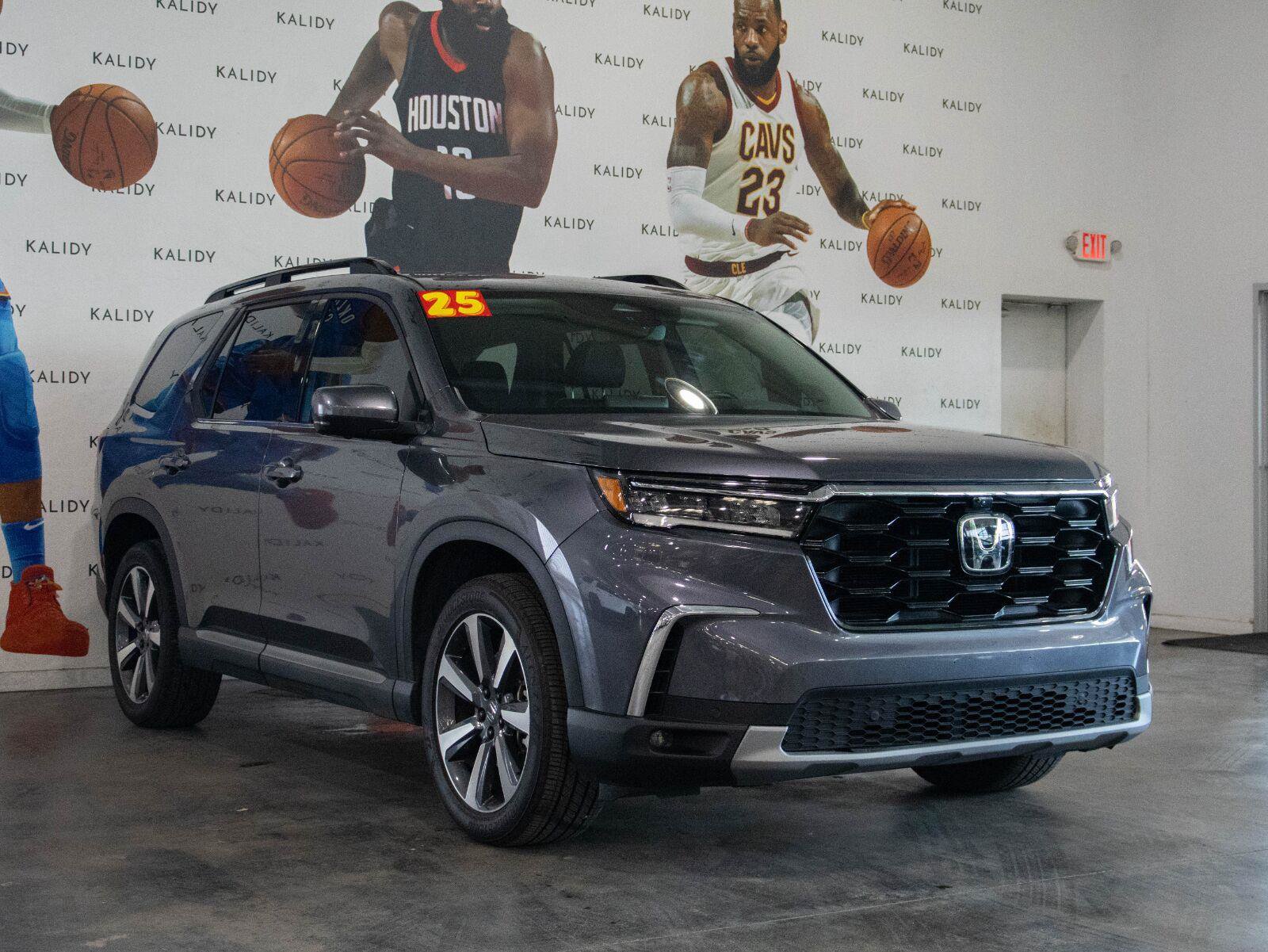 Used 2025 Honda Pilot Elite image 20