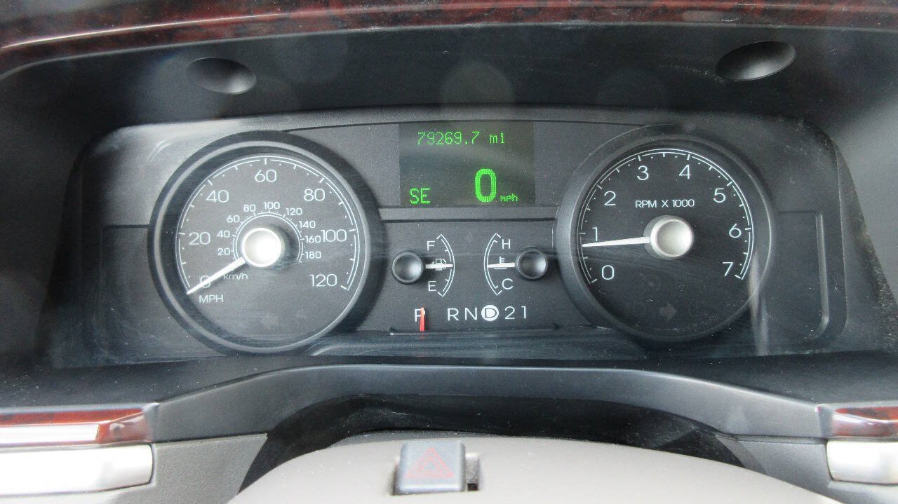 Used 2007 Lincoln Town Car Signature RWD image 33