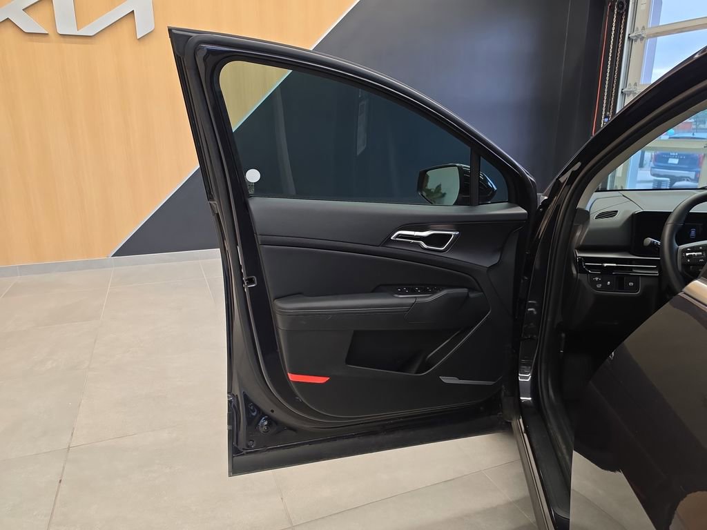 Used 2026 Kia Sportage EX image 11