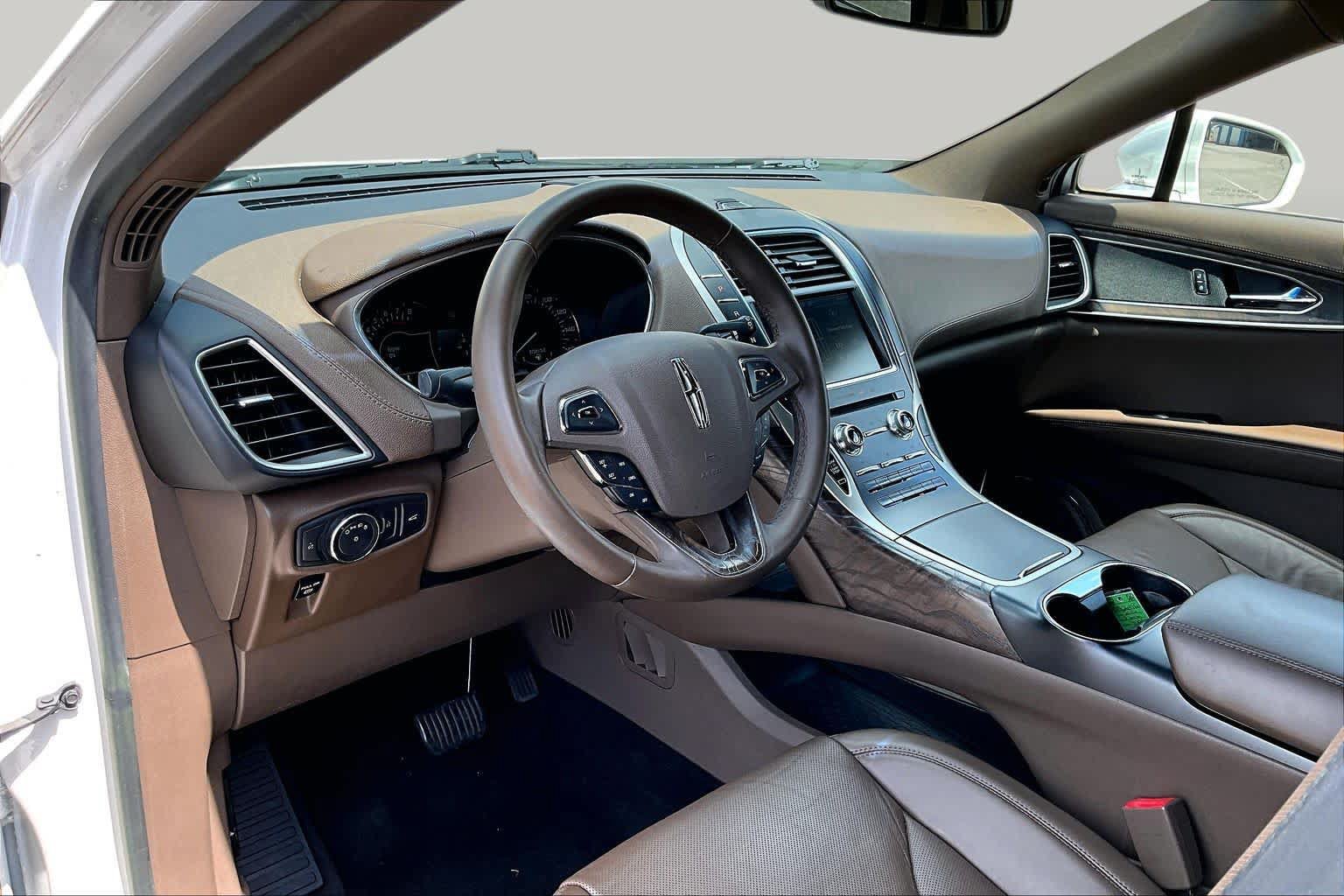 Used 2016 Lincoln MKX Reserve FWD image 18