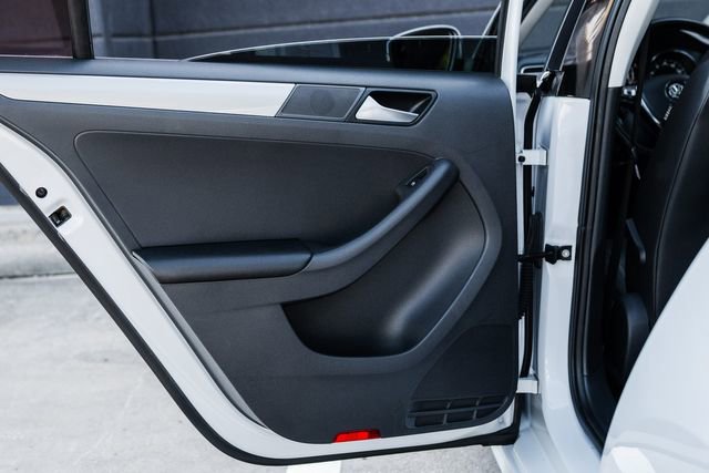 Used 2017 Volkswagen Jetta SE image 72