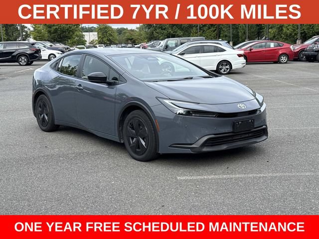 Used 2025 Toyota Prius LE FWD image 1
