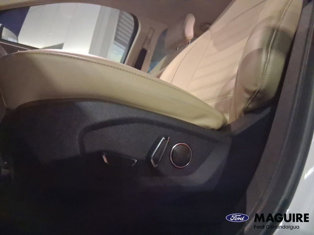 Used 2019 Ford Edge SEL w/ Equipment Group 201A image 12