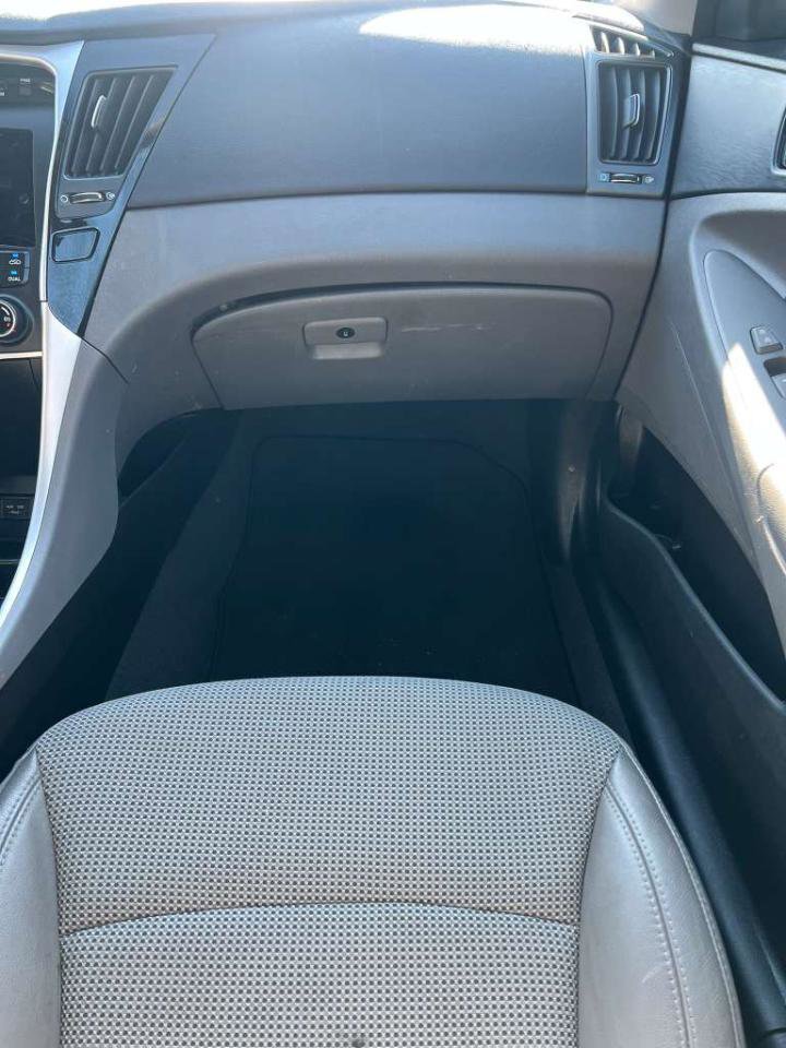 Used 2013 Hyundai Sonata SE image 29