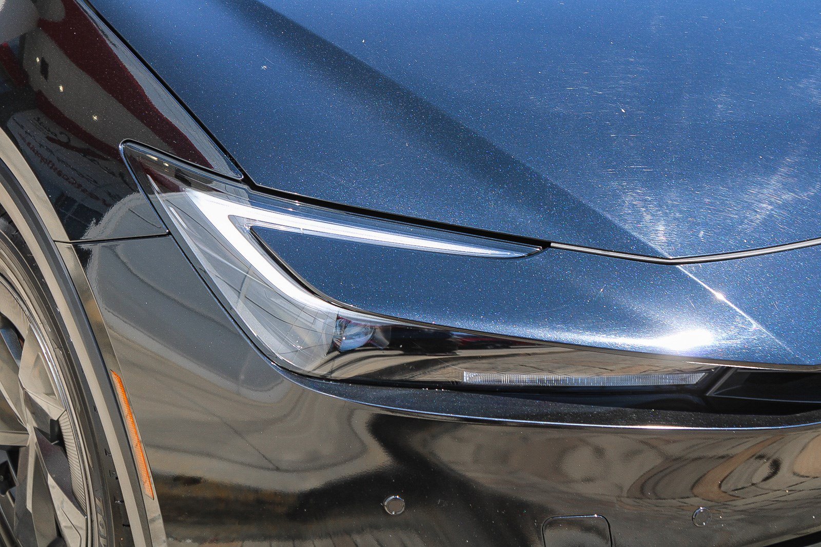 Certified 2025 Toyota Prius LE AWD/4WD image 5