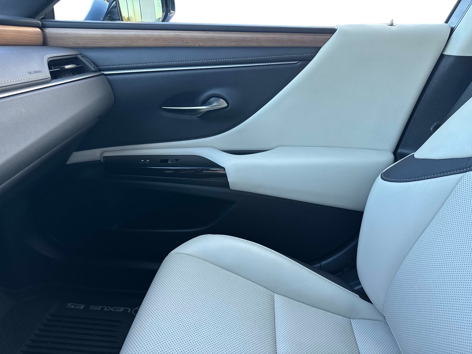 Used 2024 Lexus ES 350 w/ Premium Package FWD image 22