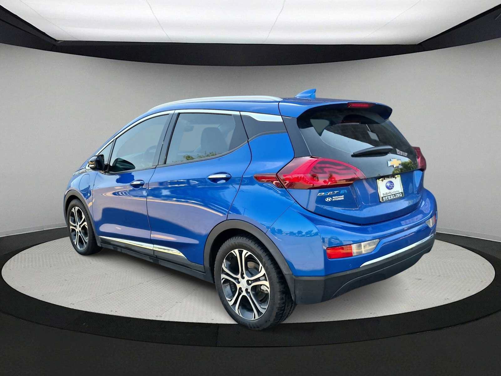 Used 2020 Chevrolet Bolt Premier w/ Infotainment Package FWD image 6