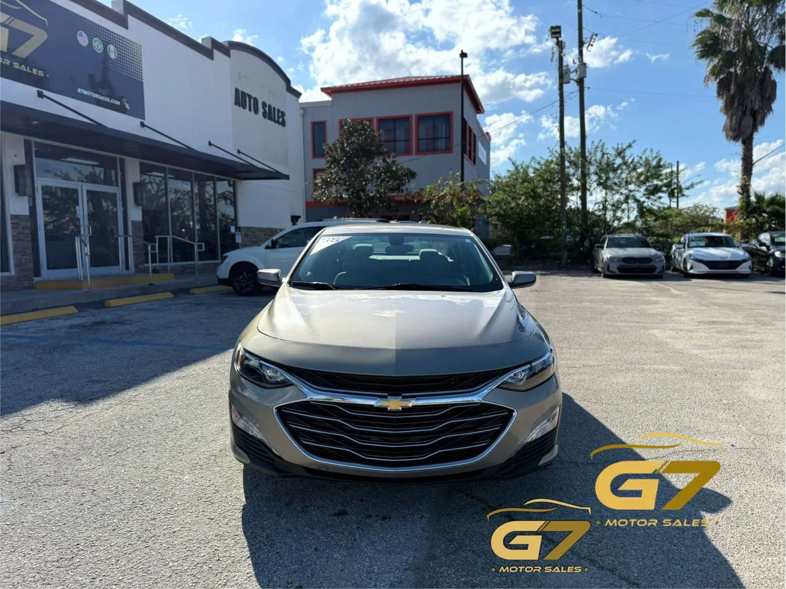 Used 2022 Chevrolet Malibu LT FWD image 2
