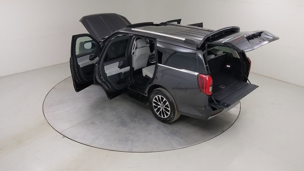 Certified 2025 Ford Expedition Platinum AWD/4WD image 56